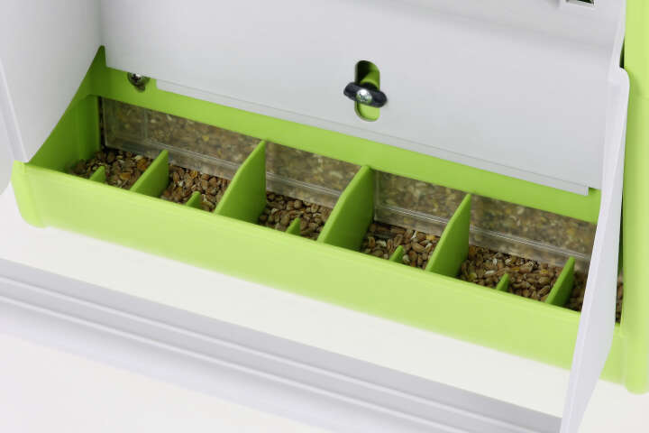 KERBL Smart Coop Futterautomat mit Trittklappe